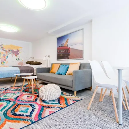 Daire Cosy And Colorful *