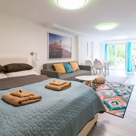 Cosy And Colorful Apartment Szentendre