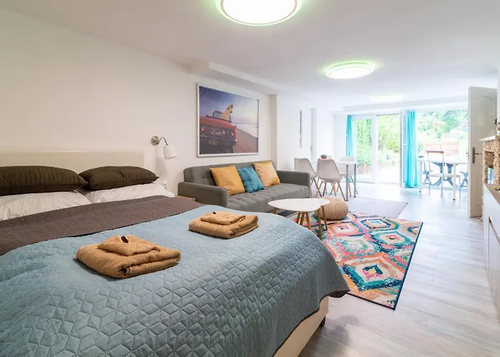 Cosy And Colorful Apartment Szentendre