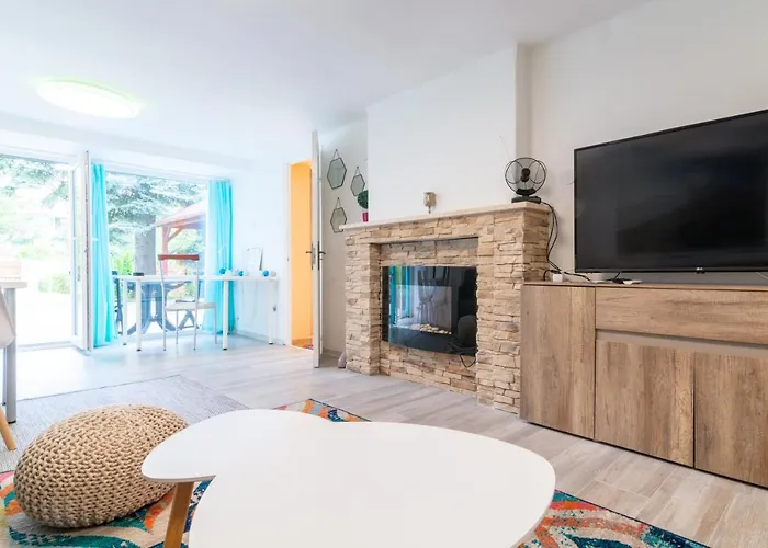 Cosy And Colorful Apartment *