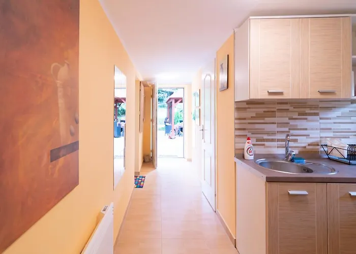 Cosy And Colorful Apartment Szentendre